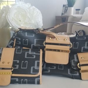 Adorable Guess purse SET!
